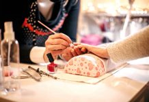 Administrați un salon modern de manichiuri și pedichiuri?