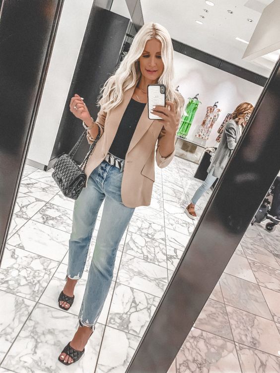 Sfaturi de stil puternice pentru femeile peste 40 de ani