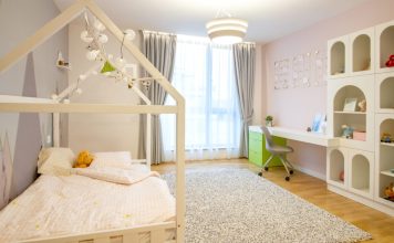 Avantajele mobilierului Montessori pentru dormitorul copilului