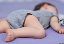 12 moduri de a reduce riscul de SIDS al copilului dumneavoastra